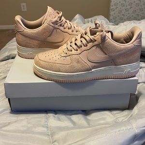 Pink Lowtop Air Forces !